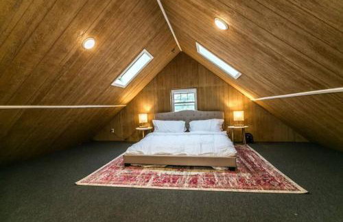 Luxurious 5 BR Home in the Heart of Sylvan Beach - Foto 28