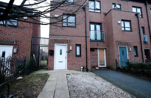 Cozy Place in Salford, Sleeps 8, 4 Bedroom, 5 Beds - Foto 49