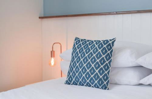 The Captains Hideaway - Photo 17