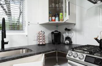 Serene Oasis Near Rock River - Foto 12