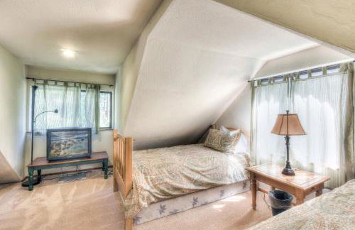 Moonlight Cove w/ Grill Tahoe Beach Next Door! - Foto 29