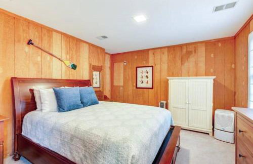 Secluded cabin on 10 acres - hot tub & game room! - Foto 12