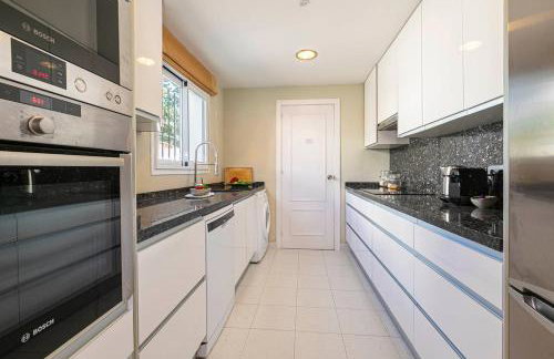 MARBELLA HOME RENTALS - Beachside, 3BR Townhouse - Foto 13