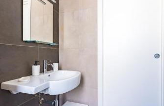 Brombeis Double Bedroom Center by NapoliApartments - Foto 20