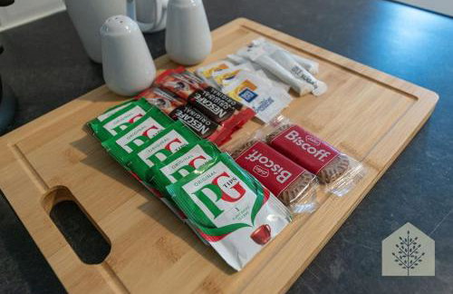 Holt House - Photo 3