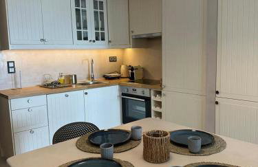 Elements - Air & Water Apartment by Hostandros - Foto 9