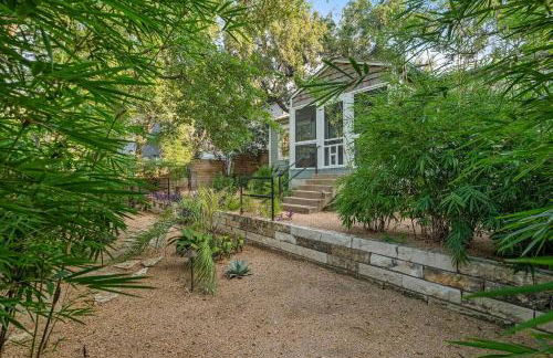 Ladybird Villa - Heated Saltwater Pool - Walk to SoCo - Photo 42