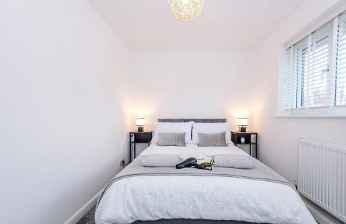 Stylish 2BR House for 4 in Manchester with Parking - Foto 45