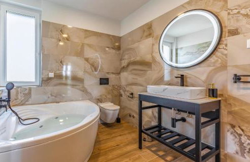 Beautiful Home In Porec With Kitchen - Foto 46