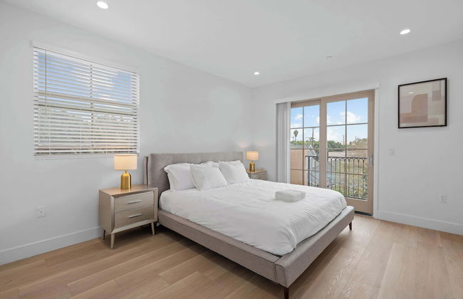 Not Affected by the Fire/modern Spacious Home With Parking & Fully Equipped Kitchen #3 - Foto 5