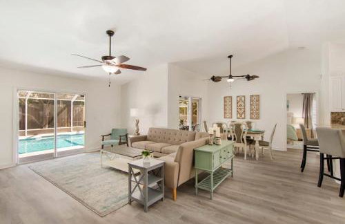 Beach Getaway - Private Heated Pool & 2 King Beds - Foto 3
