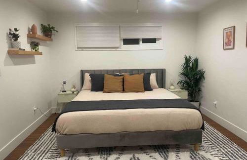 Huge Updated Spanish Apt - Steps to Beach & Bay! - Foto 6