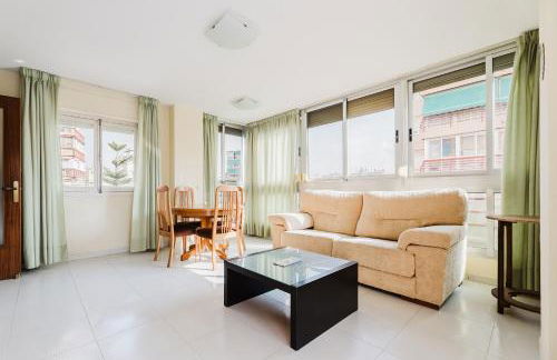 Piscina, terraza, espaciosa y buena energía - Photo 15