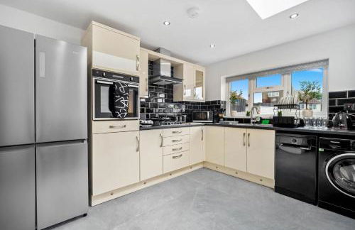 5 bedroom house Solihull 10 mins drive from BHX & NEC Private off road parking - Foto 7