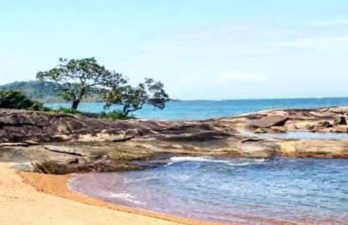 Suítes Guarapari poucos passos do mar - Foto 12