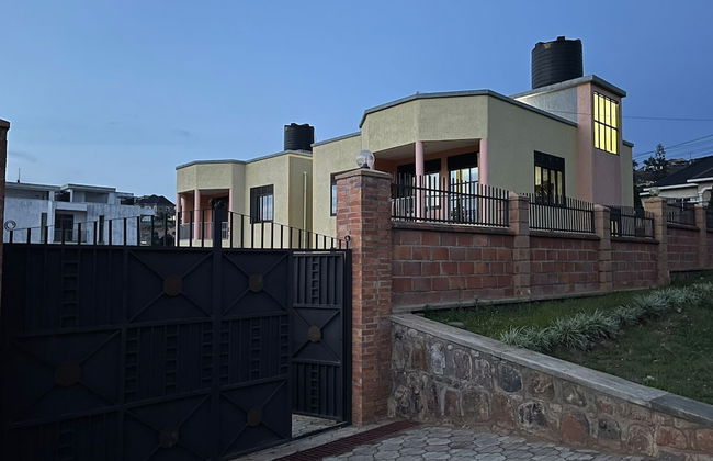 The Mugabi's Spacious Private Room - Foto 50