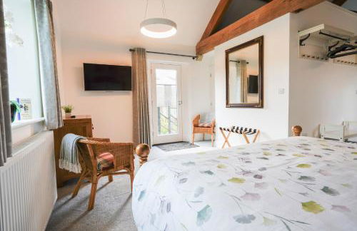 PEAK DISTRICT ROMANTIC Courtyard Loft, with Outdoor Japanese Whirlpool Bath - Foto 25