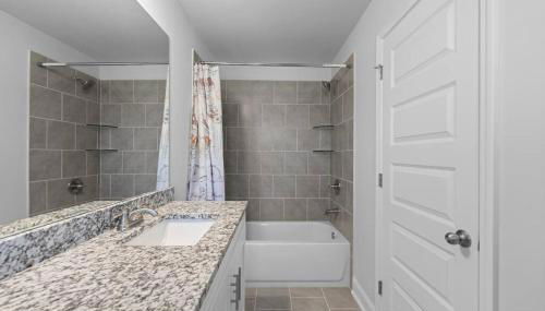 Luxury 2 bedrooms, 2.5 baths - Foto 2