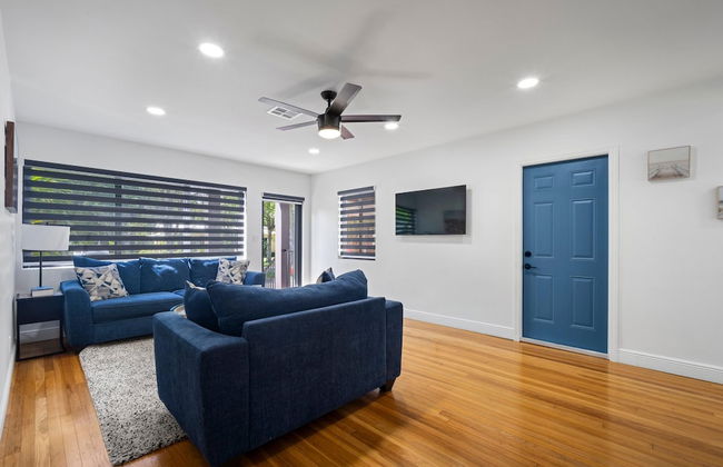 Stunning 3 Bd Pool House w Enchanting Water Views - Foto 24