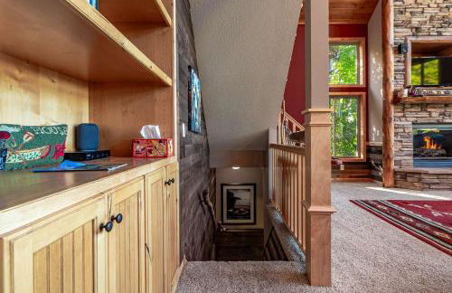 Spacious Leech Lake Home on 2 Private Acres, 200' of lake shore 15 Minutes to Walker with boat lift, dock, swimming, fire pit - Foto 21