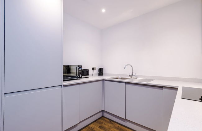 Impeccable 2-bed Apartment in Salford - Foto 12