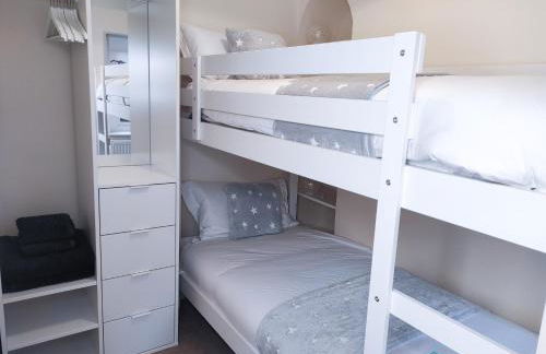 Station Cottage - Gorgeous property with breathtaking views of Neyland Waterway - Photo 19