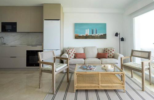 Modern apartment with pool on the beachfront in Marbella by SharingCo - Photo 46