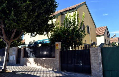 WonderStays Chalet El Naranjo - Photo 28