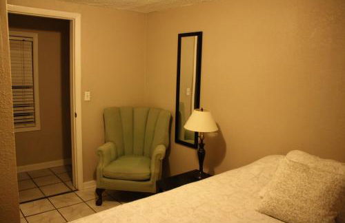 Key West Style Historic Home in Coconut Grove Florida The Yellow House - Foto 11