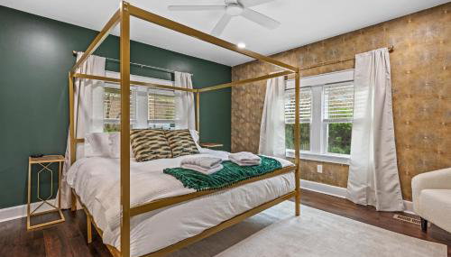 Space Cowboy - Huge yard, Firepit, close2downtown - Foto 5