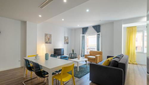 Modern, Stylish Apartment with balcony - Photo 3