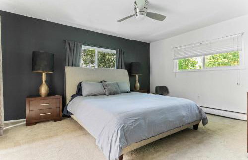 Relaxing River Retreat Near Moms Beach with Patio - Foto 20