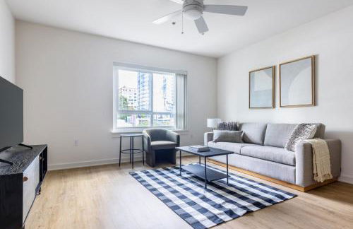 Downtown Bellevue 2BR w WD Rooftop nr all SEA-141 - Foto 1