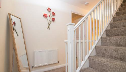 6 bed house with free secure parking & 3 bathrooms - Foto 5