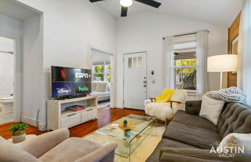 Pet Friendly East Cesar Chavez Home Near Downtown - Photo 10