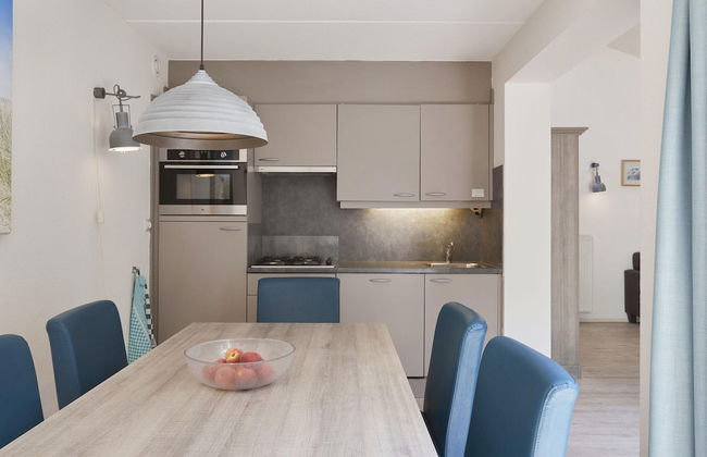 Cozy Beachside Retreat With Fireplace - Photo 7