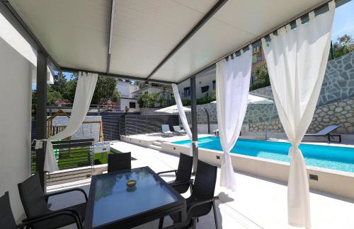 Villa Rene - Photo 11