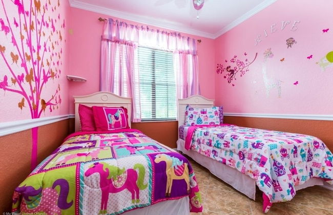 "southern Charm" 4 Bed & 2 Bath Private Pool Home 4 Bedroom Villa by RedAwning - Photo 10