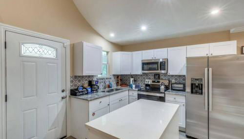 StockYards-BBobs-4mins! GrayLee House.4-Bedrooms - Foto 4