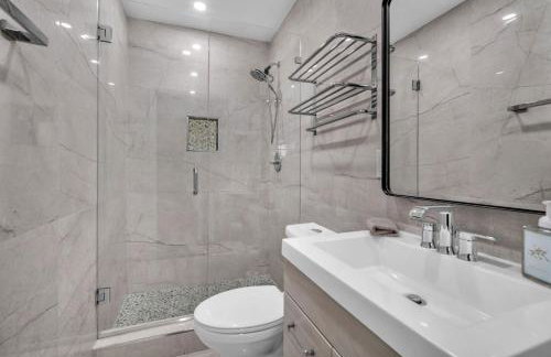 Modern Miami Oversized 3 Bedroom in Central Location - Foto 34