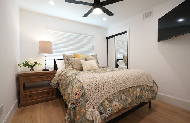 Coming Mid-April 2023! Beautifully upgraded two-story home with backyard oasis - Photo 2