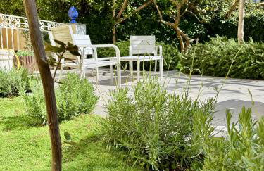 MARILISE - La maison blue private garden & terrace - Foto 2