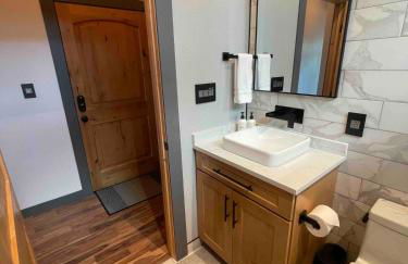 Blue Owl - Tree House Views! Couples Getaway! - Foto 18