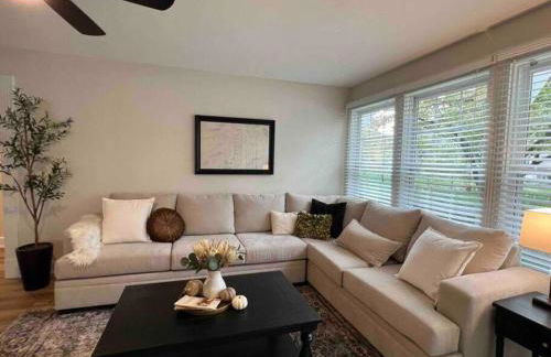 Blue Moon Cottage - Music Room, Inground Pool - Foto 8