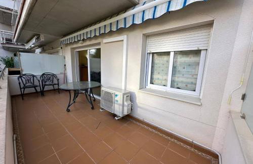 Apartamento con parking y piscina comunitaria AV-42 - Foto 9