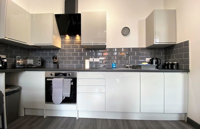 StayCrewe Apartments - Photo 15