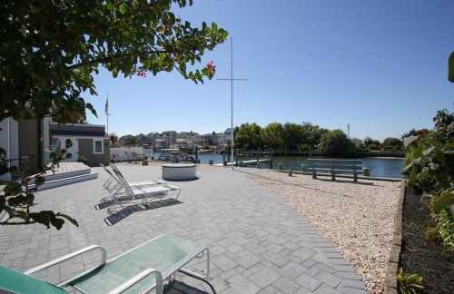 Hi Speed Wifi, Pets Considered, Bayfront, Bay Views, Beach Badges, Private Yard, Decking,, Outdoor Shower, - Foto 10