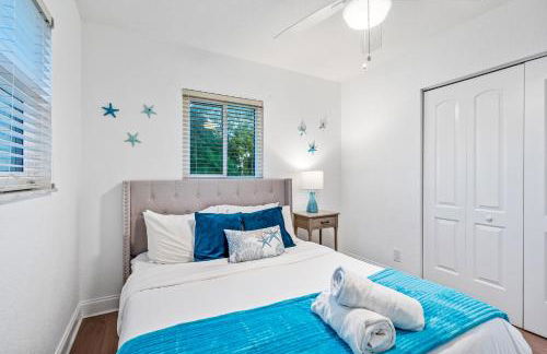 VacationSunwind Delray home! Water Front Pool Dock near Beach - Foto 28