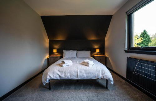 FAMILY FRIENDLY, HOT TUB, Fire Pit, Spacious & Modern - Foto 49