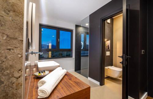 Luxury Villa Novita with Pool - Photo 28